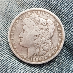 Dólar Morgan de plata, de 1890, encontrado por William H.