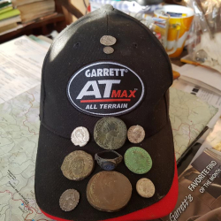 Münzsammlung und ein Ring, entdeckt von Borut S.