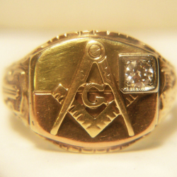 Anillo masónico de oro tricolor de principios de 1900, de 10 quilates con un diamante, encontrado por Charles G.