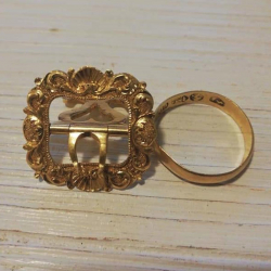 Goldring und Schnalle aus dem 18. Jahrhundert, gefunden von Joshua W.