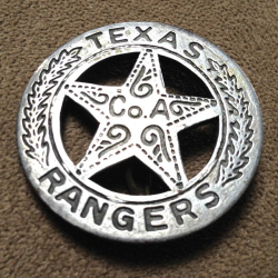 Badge de ranger texan de la Compagnie A, créé à partir d’un peso mexicain en argent, trouvé par Eric D.