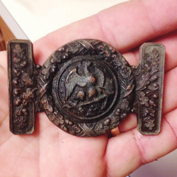 Nach der Reinigung gesehen, ist dies eine Schnalle der US-Marines aus dem Bürgerkrieg, gefunden von Joe D.