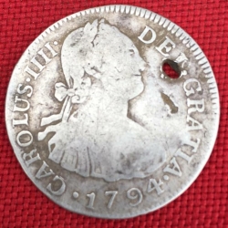 Real de plata español, de 1794, encontrado por Dwight R.