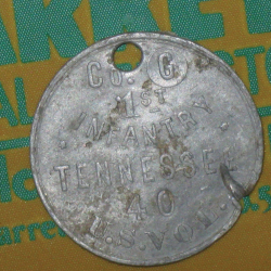 Placa de identificación del soldado Frank Blakemore, de 1898, de la guerra hispano-estadounidense, encontrada y devuelta al bisnieto de Blakemore por Raymond B.