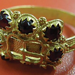 An 18th century gold ring, found by Lolke H.