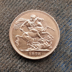 Viktorianische Sovereign-Goldmünze aus dem Jahr 1873, gefunden Michael J.